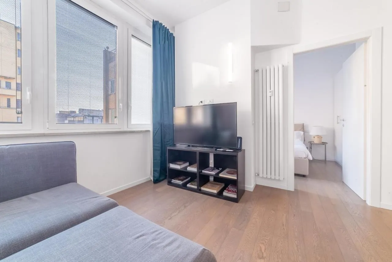Duomo - Daverio Charme Apartment location